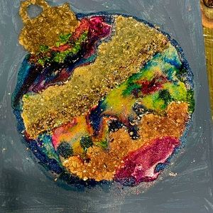 Punted … includes resin and crushed glass